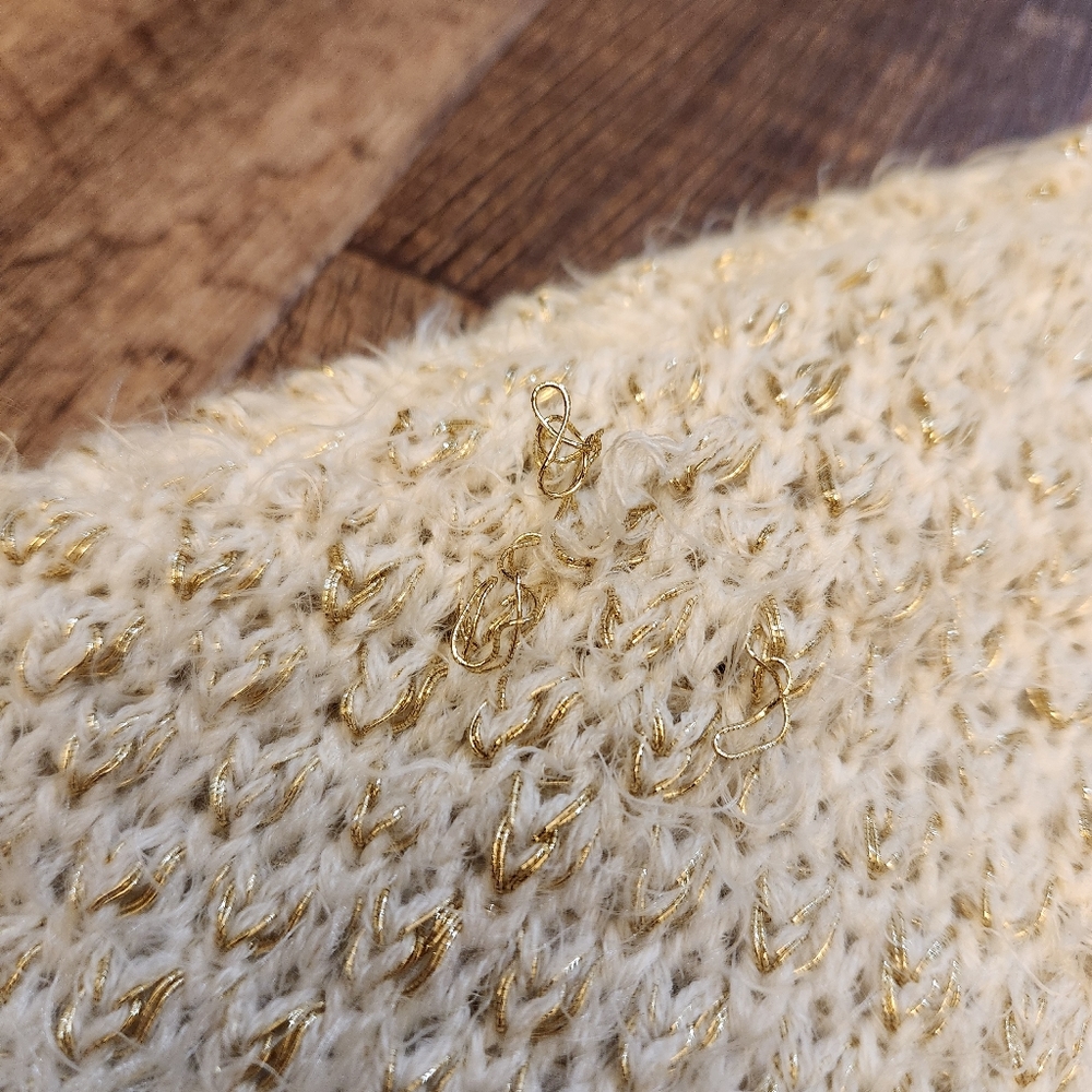 Jessica Simpson Sweater - Picture 4 of 6